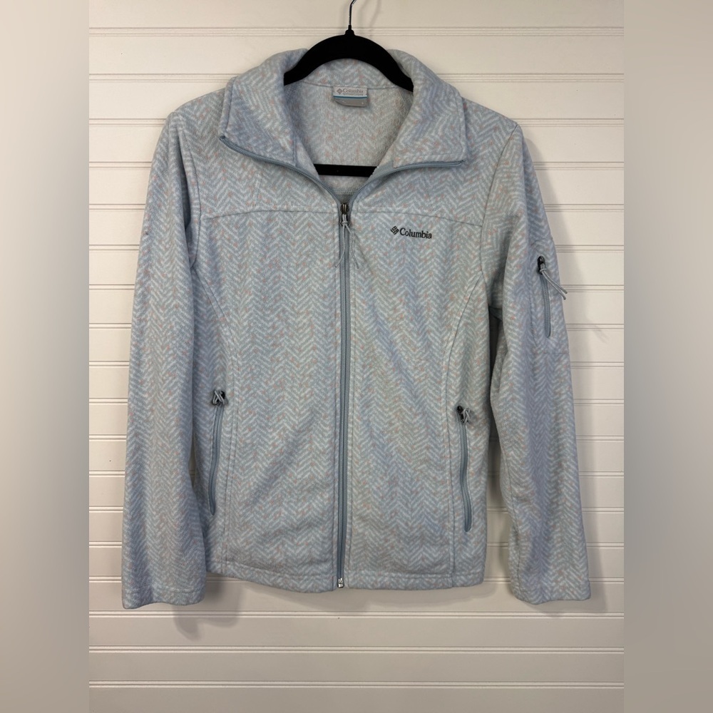 Columbia women’s herringbone pattern blue and white zip up fleece jacket. Size S